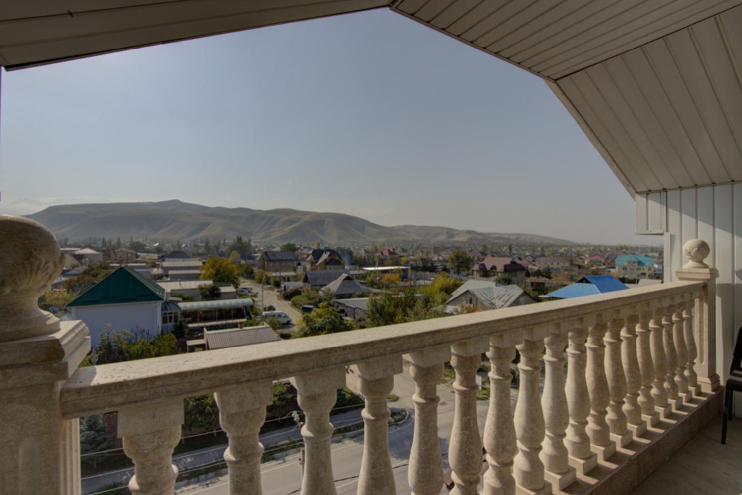 Aisha Hotel บิชเคก ภายนอก รูปภาพ