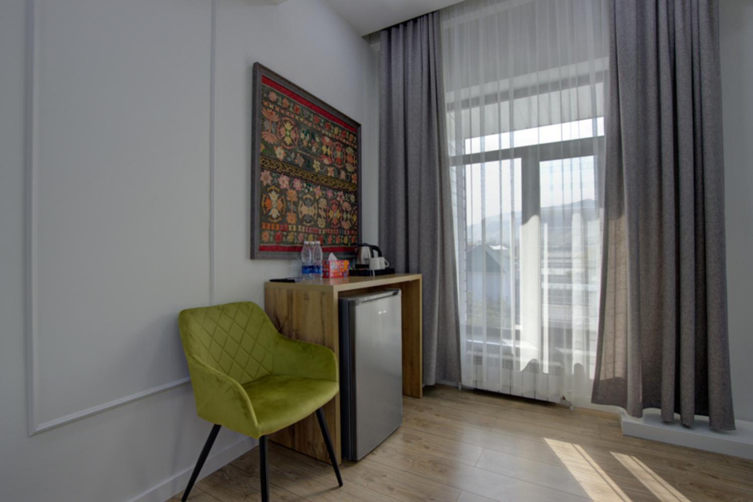 Aisha Hotel บิชเคก ภายนอก รูปภาพ