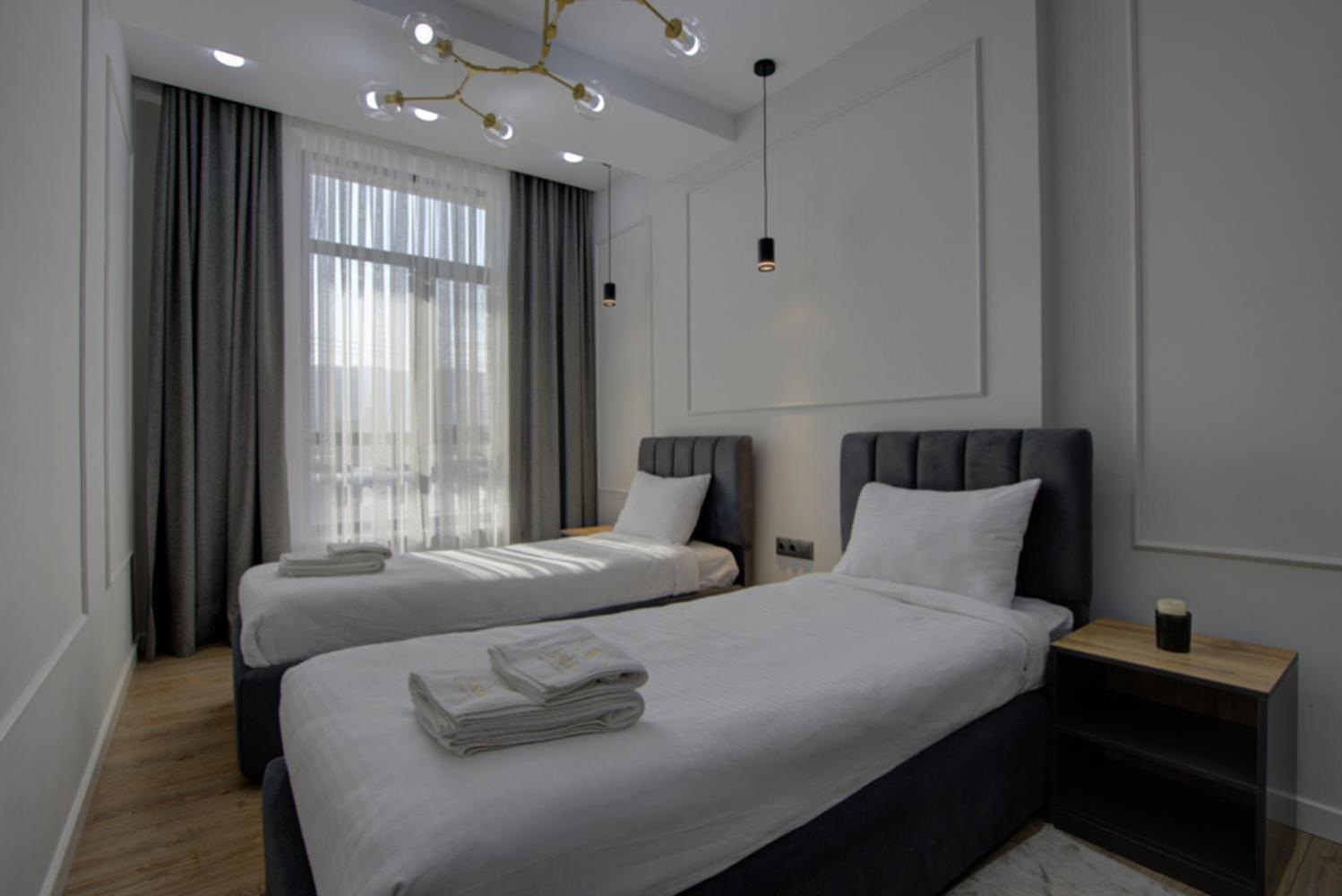 Aisha Hotel บิชเคก ภายนอก รูปภาพ
